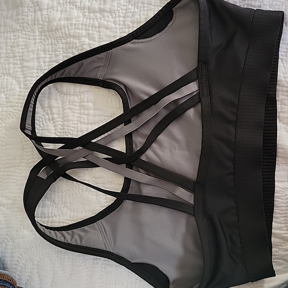 Sports bra - Picture 2 of 4